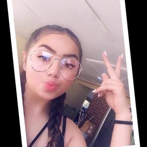 Meet your Posher, Izzy